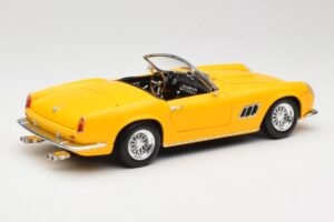 Ferrari 250 GT California Spider Dzeltens Hot Wheels 1:18 23905 Metāls — attēls 3 no 8