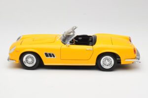 Ferrari 250 GT California Spider Dzeltens Hot Wheels 1:18 23905 Metāls — attēls 4 no 8