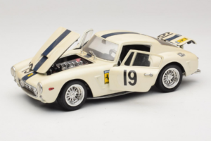 Ferrari 250 GT SWB Berlinette #19 Tour de France Automobile 1961 Eagles Race 1:18 6500 Metāls — attēls 2 no 8