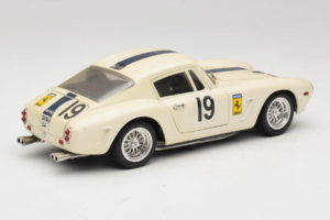 Ferrari 250 GT SWB Berlinette #19 Tour de France Automobile 1961 Eagles Race 1:18 6500 Metāls — attēls 3 no 8