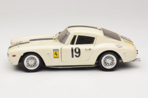 Ferrari 250 GT SWB Berlinette #19 Tour de France Automobile 1961 Eagles Race 1:18 6500 Metāls — attēls 4 no 8