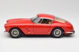 Ferrari 250 GT SWB Sarkans CMC 1:18 M-046 Metāls — attēls 3 no 6