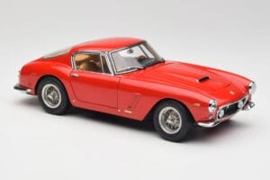 Ferrari 250 GT SWB Sarkans CMC 1:18 M-046 Metāls — attēls 4 no 6