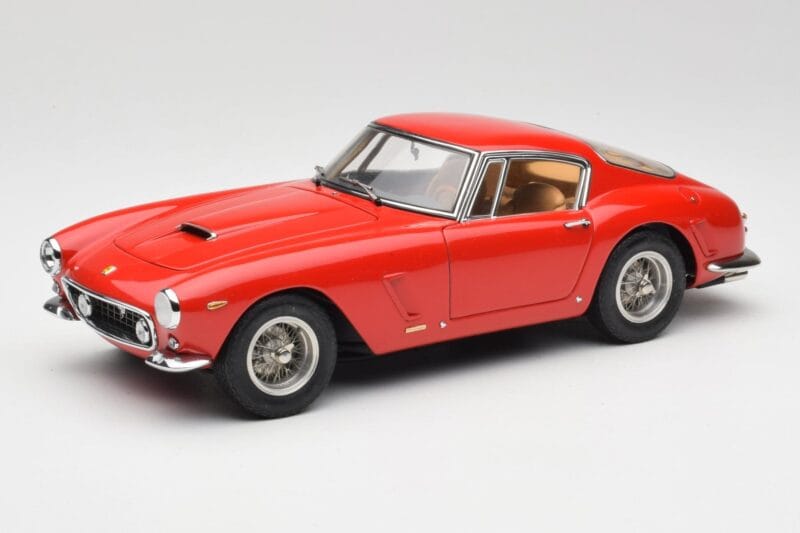 Ferrari 250 GT SWB Sarkans CMC 1:18 M-046 Metāls