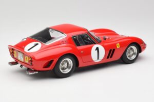 Ferrari 250 GTO #1 P. Rodriguez / W. Mairesse Paris 1000km 1962 CMC 1:18 M-254 Metāls — attēls 2 no 6