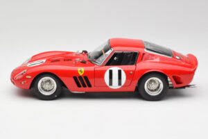 Ferrari 250 GTO #11 J. Surtees / M. Parkes Paris 1000km 1962 CMC 1:18 M-249 Metāls — attēls 3 no 6