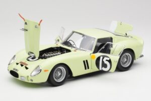 Ferrari 250 GTO #15 S. Moss / I. Ireland Goodwood Tourist Trophy Winner 1962 Kyosho 1:18 08438C Metāls — attēls 2 no 8