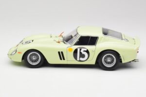 Ferrari 250 GTO #15 S. Moss / I. Ireland Goodwood Tourist Trophy Winner 1962 Kyosho 1:18 08438C Metāls — attēls 4 no 8