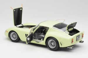Ferrari 250 GTO #15 S. Moss / I. Ireland Goodwood Tourist Trophy Winner 1962 Kyosho 1:18 08438C Metāls — attēls 5 no 8