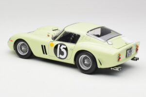 Ferrari 250 GTO #15 S. Moss / I. Ireland Goodwood Tourist Trophy Winner 1962 Kyosho 1:18 08438C Metāls — attēls 7 no 8