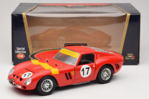 Ferrari 250 GTO #17 Bburago Sammlerborse Sarkans Bburago 1:18 3007-P1 Metāls — attēls 8 no 8