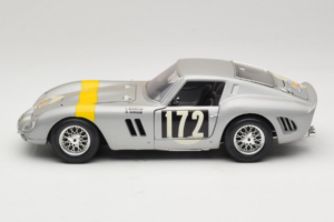 Ferrari 250 GTO #172 L. Bianchi / G. Berger Tour de France 1962 Sudrabs Ierobežots Izdevums Bburago 1:18 3011-S1 Metāls — attēls 4 no 8