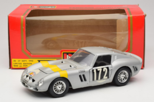 Ferrari 250 GTO #172 L. Bianchi / G. Berger Tour de France 1962 Sudrabs Ierobežots Izdevums Bburago 1:18 3011-S1 Metāls — attēls 8 no 8
