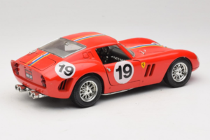 Ferrari 250 GTO #19 Sarkans Svītras 1962 Bburago 1:18 3011-P3 Metāls — attēls 3 no 8
