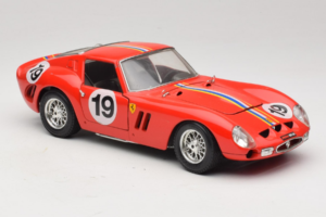 Ferrari 250 GTO #19 Sarkans Svītras 1962 Bburago 1:18 3011-P3 Metāls — attēls 6 no 8
