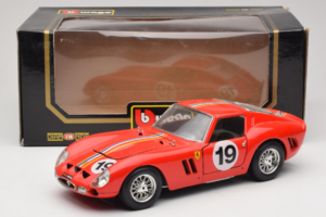 Ferrari 250 GTO #19 Sarkans Svītras 1962 Bburago 1:18 3011-P3 Metāls — attēls 8 no 8