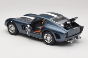 Ferrari 250 GTO #24 Zils Balta Svītra 1962 Bburago 1:18 3011-B2 Metāls — attēls 5 no 8