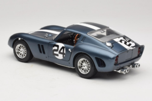 Ferrari 250 GTO #24 Zils Balta Svītra 1962 Bburago 1:18 3011-B2 Metāls — attēls 7 no 8