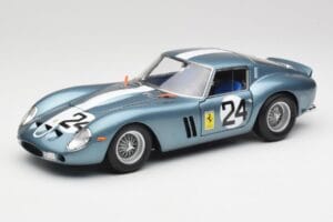 Ferrari 250 GTO #24 P. Rodriguez 12 Hours of Sebring GT3.0 Winner 1962 Kyosho 1:18 08438D Metāls