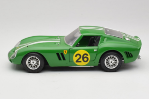 Ferrari 250 GTO #26 Zaļš Baltas Svītras 1962 Bburago 1:18 3011-G3 Metāls — attēls 4 no 8