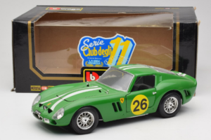 Ferrari 250 GTO #26 Zaļš Baltas Svītras 1962 Bburago 1:18 3011-G3 Metāls — attēls 8 no 8