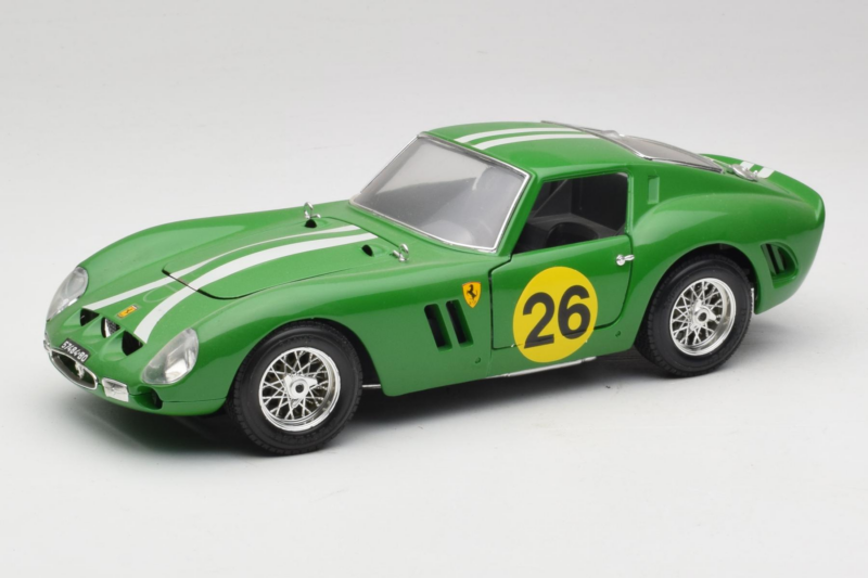 Ferrari 250 GTO #26 Zaļš Baltas Svītras 1962 Bburago 1:18 3011-G3 Metāls