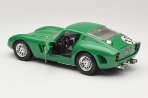 Ferrari 250 GTO #33 Zaļš Bburago 1:18 3011-G1 Metāls — attēls 5 no 8