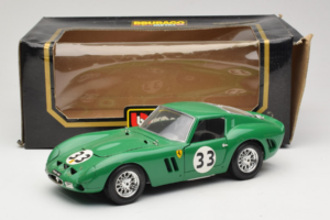 Ferrari 250 GTO #33 Zaļš Bburago 1:18 3011-G1 Metāls — attēls 8 no 8