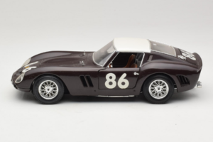 Ferrari 250 GTO #86 Melns Bburago 1:18 3011-B1 Metāls — attēls 4 no 8