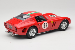 Ferrari 250 GTO #96 Sarkans 1962 Bburago 1:18 3011-N1 Metāls — attēls 3 no 8