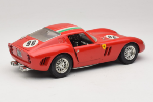 Ferrari 250 GTO #96 Sarkans Itālijas Karogs 1962 Bburago 1:18 3011-P2 Metāls — attēls 3 no 8