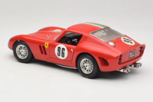 Ferrari 250 GTO #96 Sarkans Itālijas Karogs 1962 Bburago 1:18 3011-P2 Metāls — attēls 7 no 8