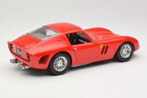 Ferrari 250 GTO Sarkans Bburago 1:18 3011 Metāls — attēls 3 no 8