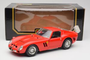 Ferrari 250 GTO Sarkans Bburago 1:18 3011 Metāls — attēls 8 no 8