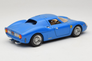 Ferrari 250 LM Zils Bburago 1:18 3033-B1 Metāls — attēls 3 no 8