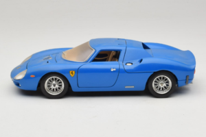 Ferrari 250 LM Zils Bburago 1:18 3033-B1 Metāls — attēls 4 no 8