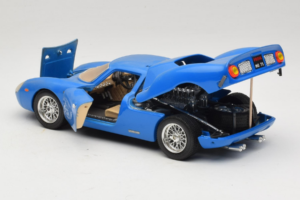 Ferrari 250 LM Zils Bburago 1:18 3033-B1 Metāls — attēls 5 no 8