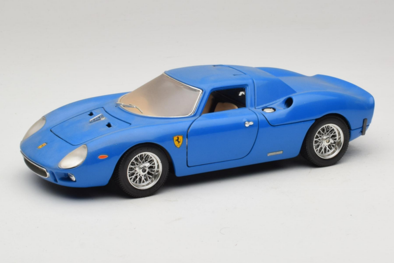 Ferrari 250 LM Zils Bburago 1:18 3033-B1 Metāls