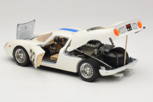 Ferrari 250 LM #22 Balts 1965 Bburago 1:18 3333-W1 Metāls — attēls 5 no 8