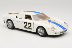 Ferrari 250 LM #22 Balts 1965 Bburago 1:18 3333-W1 Metāls — attēls 6 no 8