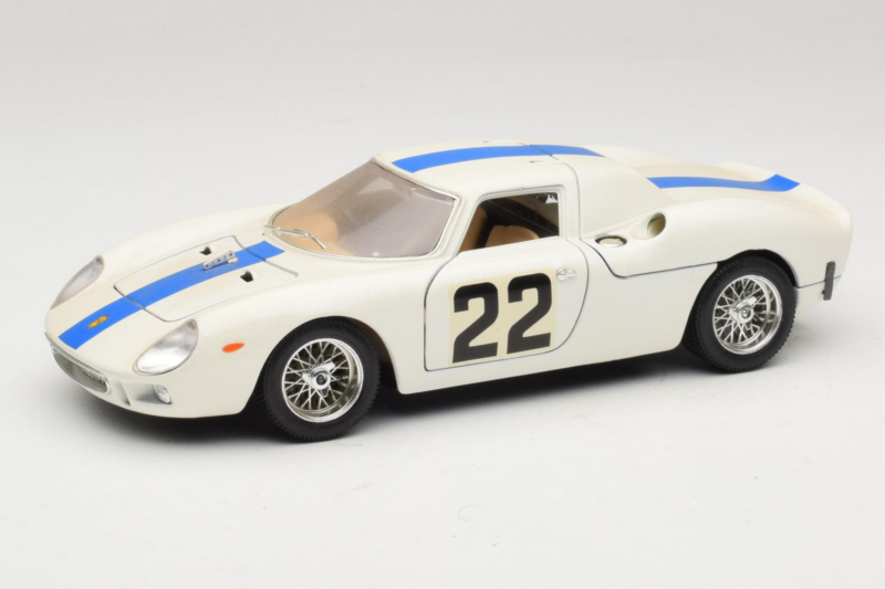Ferrari 250 LM #22 Balts 1965 Bburago 1:18 3333-W1 Metāls