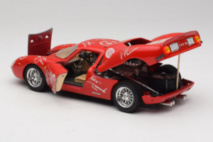 Ferrari 250 LM Sarkans Balts Essen Autographs Ierobežots Izdevums Bburago 1:18 3033-P4 Metāls — attēls 5 no 8