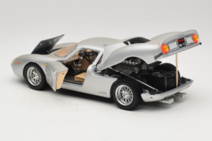 Ferrari 250 LM Sudrabs Bburago 1:18 3033-S1 Metāls — attēls 5 no 8