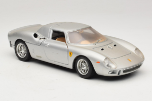 Ferrari 250 LM Sudrabs Bburago 1:18 3033-S1 Metāls — attēls 6 no 8