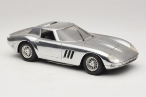 Ferrari 275 GTB Chrome Sudrabs Guiloy 1:18 B004 Metāls — attēls 6 no 8