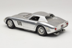 Ferrari 275 GTB Chrome Sudrabs Guiloy 1:18 B004 Metāls — attēls 7 no 8