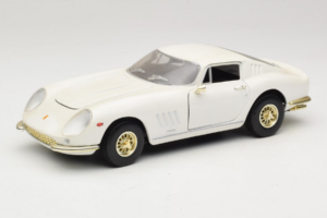 Ferrari 275 GTB/4 Balts ERTL 1:18 7493 Metāls