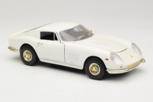 Ferrari 275 GTB/4 Balts ERTL 1:18 7493 Metāls — attēls 6 no 8