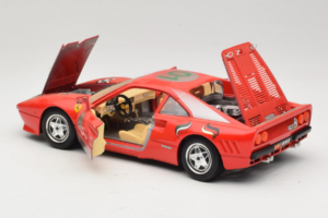 Ferrari 288 GTO #1 Sarkans 1984 Bburago 1:18 3027-P3 Metāls — attēls 5 no 8