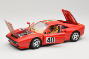 Ferrari 288 GTO #40 Sarkans Itālijas Karogs 1984 Bburago 1:18 3027-P1 Metāls — attēls 2 no 8